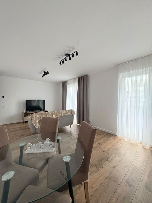 Vand apartament doua 2 camere