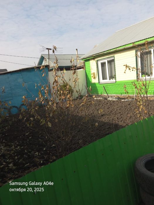 Продам два дома с мебелью .