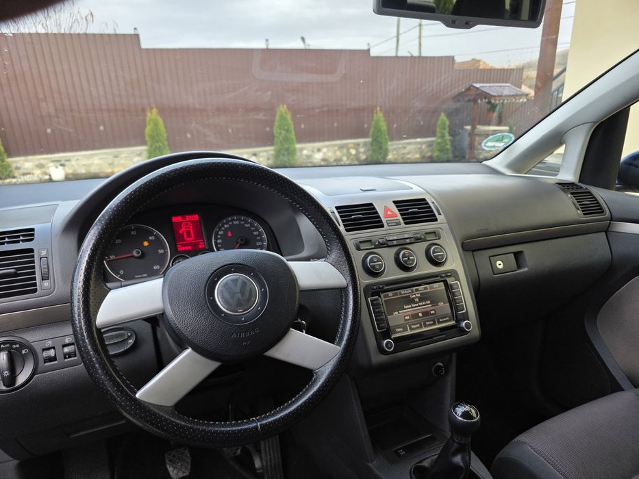De vânzare vw touran 7locuri cross