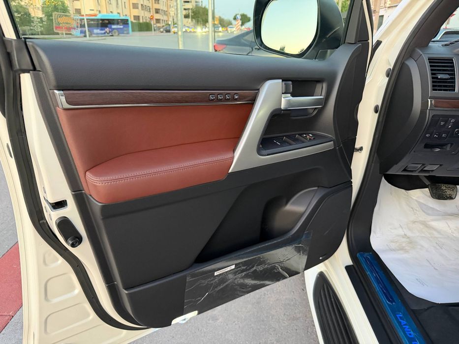 Toyota Land Cruiser 200 2021 — 7