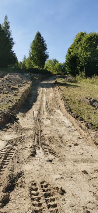 De închiriat miniexcavator 3.5 tone & camionetă basculabilă