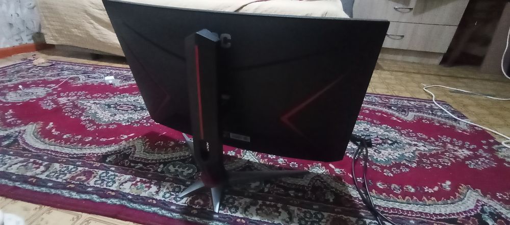 Монетор  aoc  минус матрица