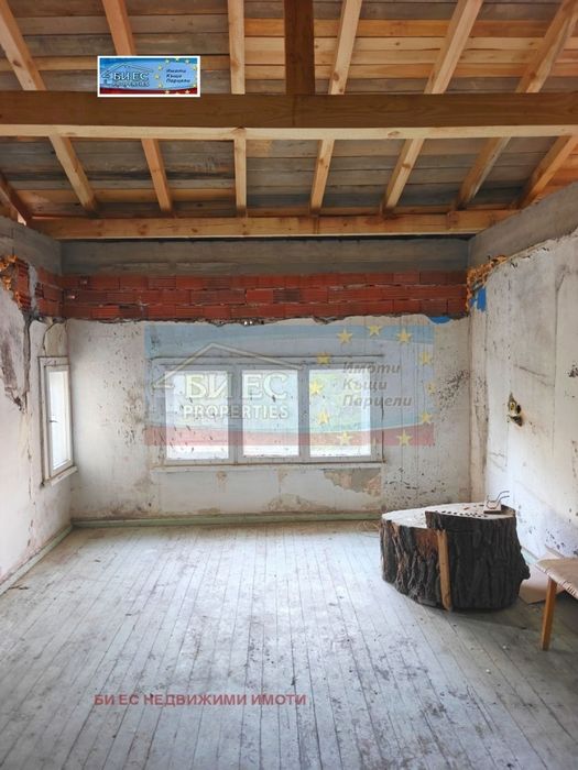 Етаж от къща в гр. Батановци 60 м²