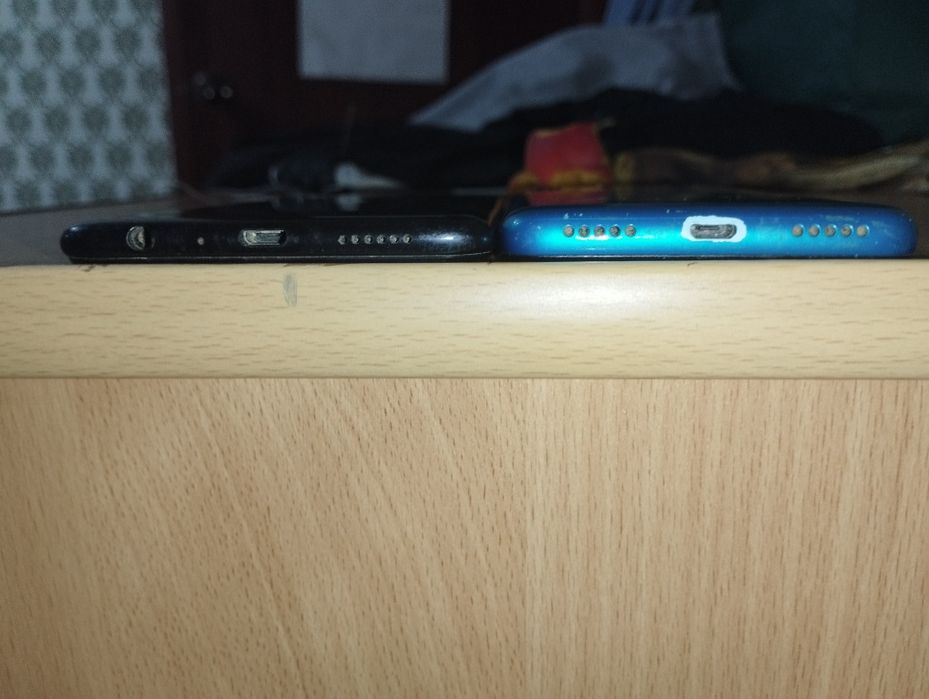 Два телефона Samsung a 10s 32Гб и redmi 7a могу по отдельности продать