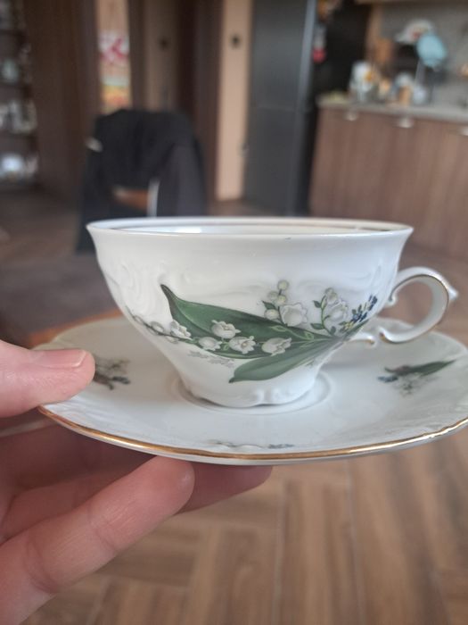 Нежна чашка с момини сълзи