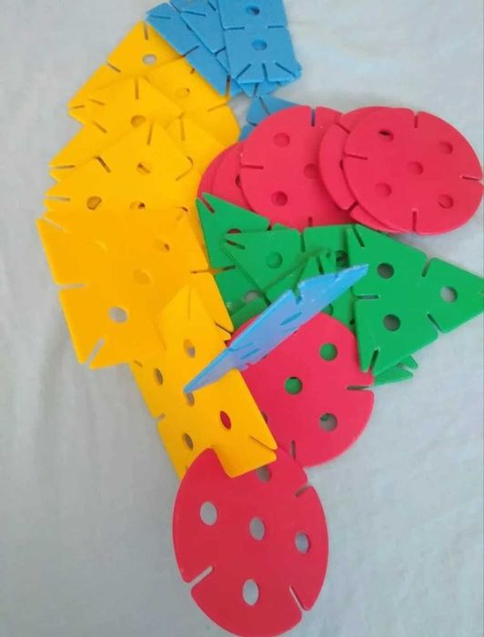 Set de constructie-motricitate fina, joc de atentie, set de intrebari