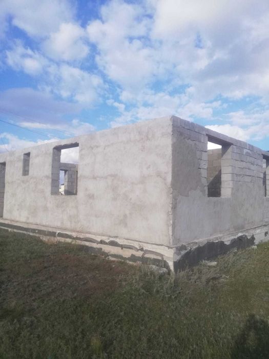 Продам земельный участок со строением