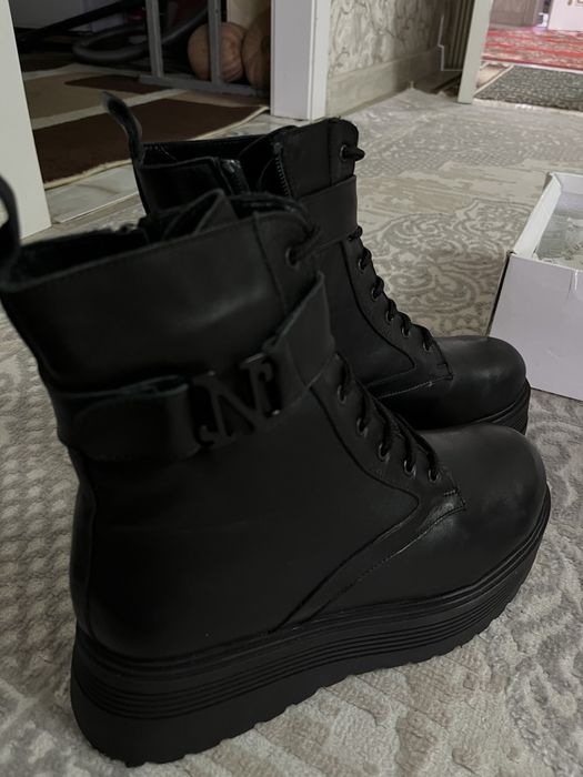 Женская зимняя ботинка