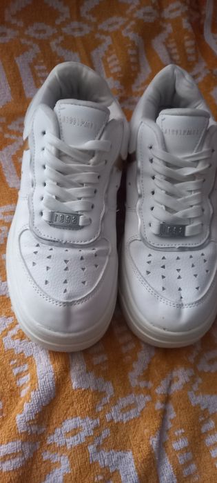 Adidași de damă numărul 35