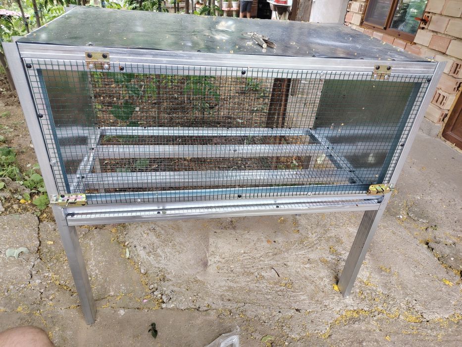 Клетка за пилета, зайци гълъби