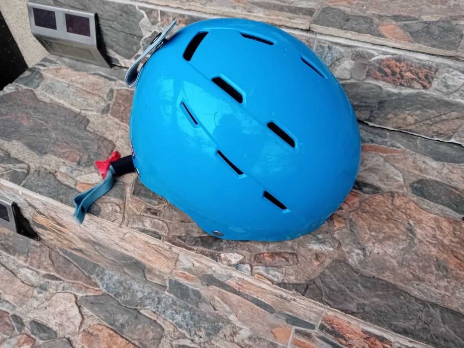 Каска за ски и сноуборд