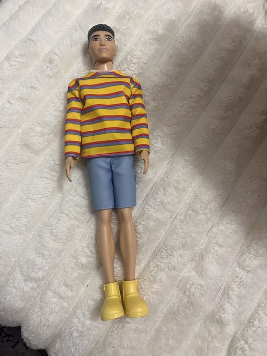Papusa ken mattel