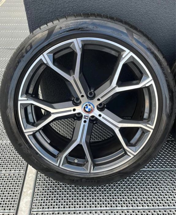 Бмв джанти 21 цола G05/G06 пирели +5,5мм