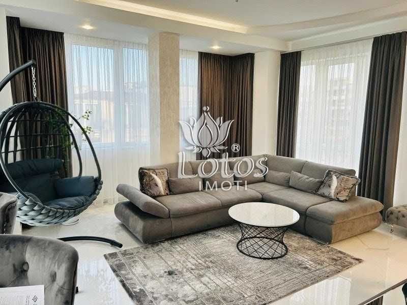 Продава се Тристаен апартамент в Пловдив, Кършияка - 160 кв.м за 1875 €/кв.м - Снимка #1