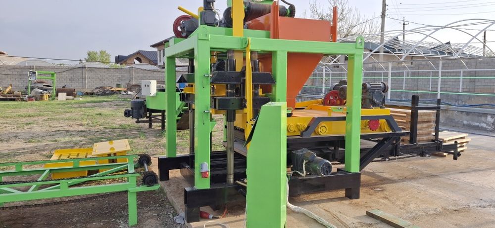 Shlakablok ishlabchiqozish stanogi