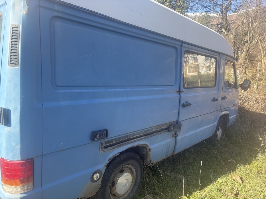 Мерцедес MB 100 Д