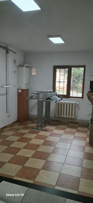 Închiriez spațiu comercial SAD