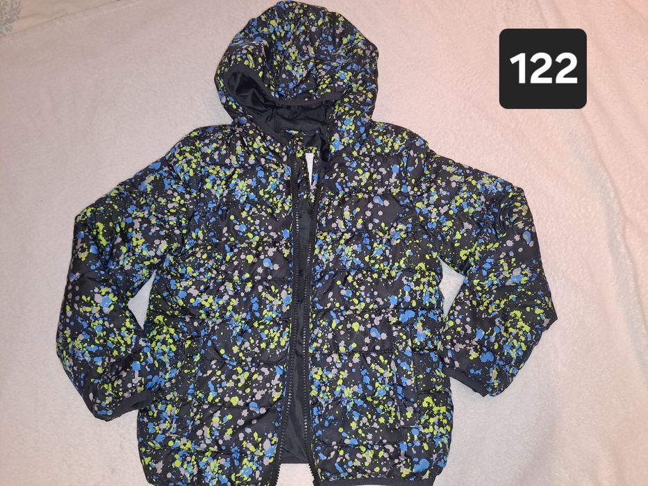 Различни детски дрехи