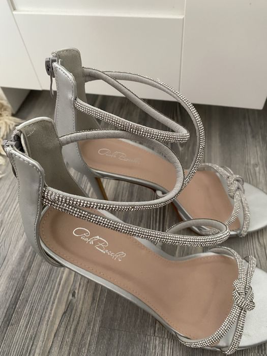 Дамски сандали на ток