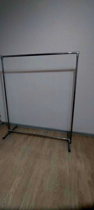 Вешалка для одежды.Продам.