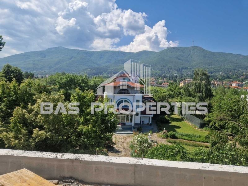 3-стаен в София-м-т Гърдова глава площ 105