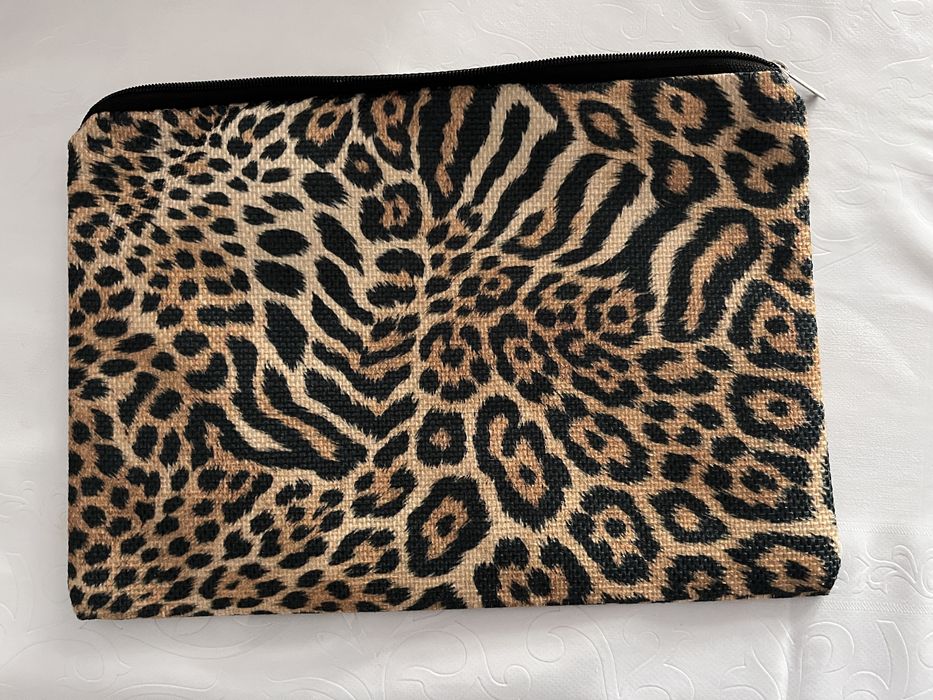 Косметичка и резинка