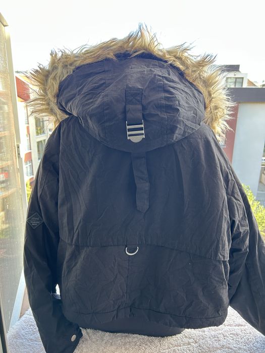 Дамско зимно яке с пухена качулка