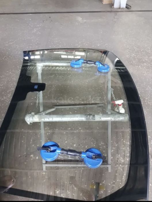 Лобовое стекло Range rover vogue