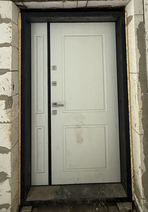 Входная двустворчатая дверь МЕТАКО