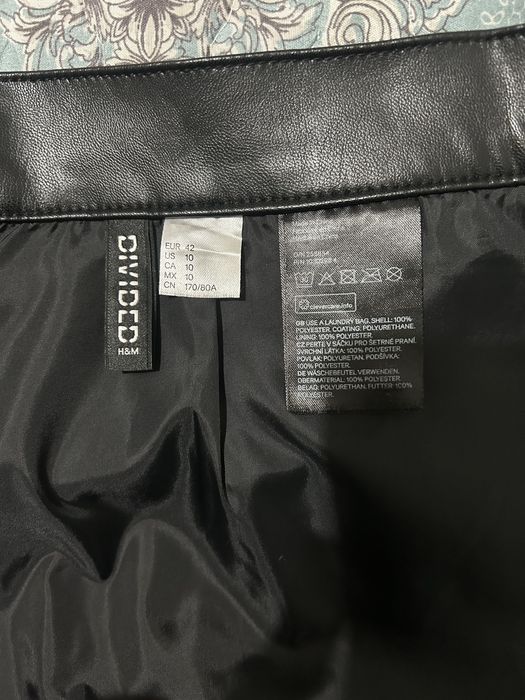 черная кожанная юбка