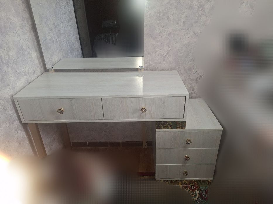 Shkaflar, salon va yotoqxona uchun