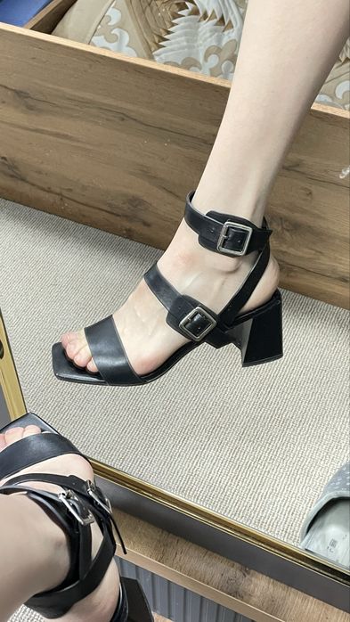 Обувь по 1000тг/шт