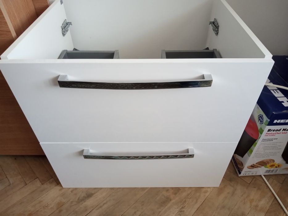 Vand chiuveta cu masca de chiuveta