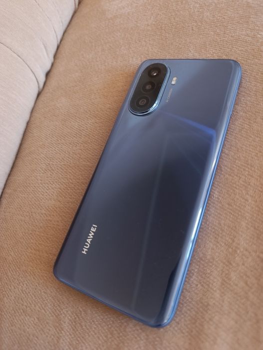 Huawei Nova Y70 - Crystal Blue