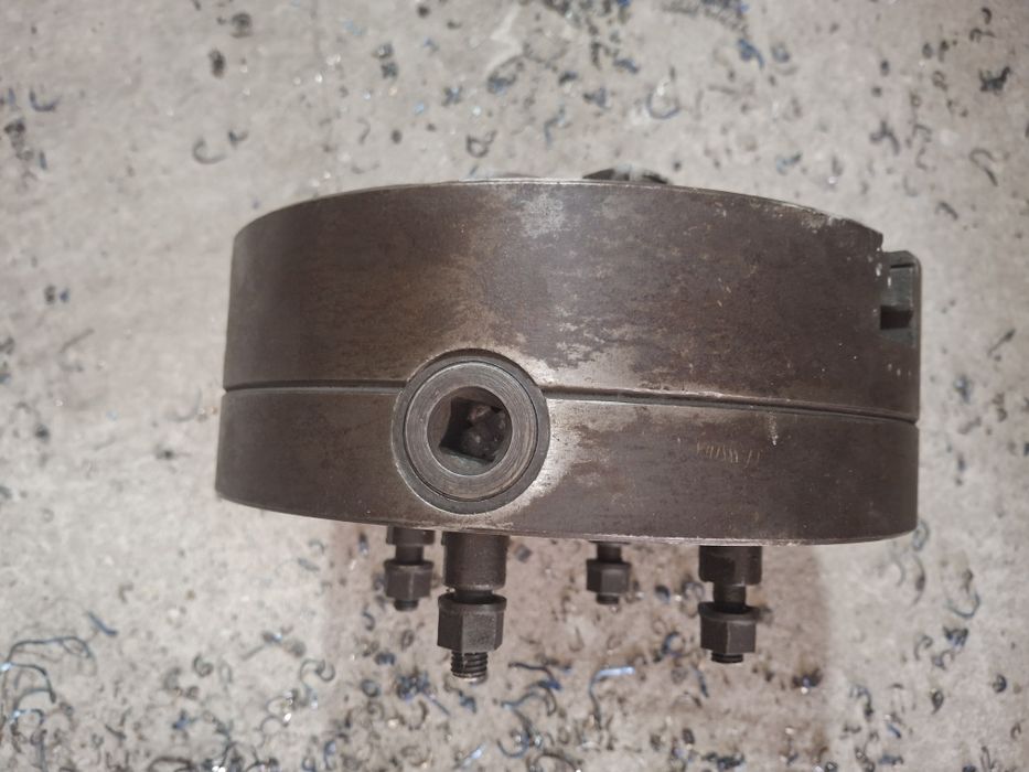 Патрон токарный диаметр 250 мм .