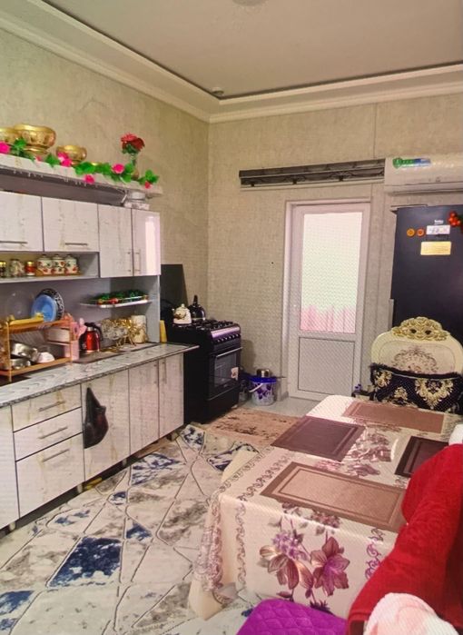 Срочно квартира сотилади арзон нархда 2 хоналик барча жихозлари бн