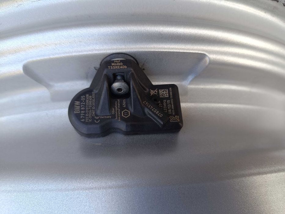 ОРИГИНАЛНИ джанти 17 ' цола 5x120 BMW / БМВ ЕТ30 8J + датчици  F10 F11 E90 E91