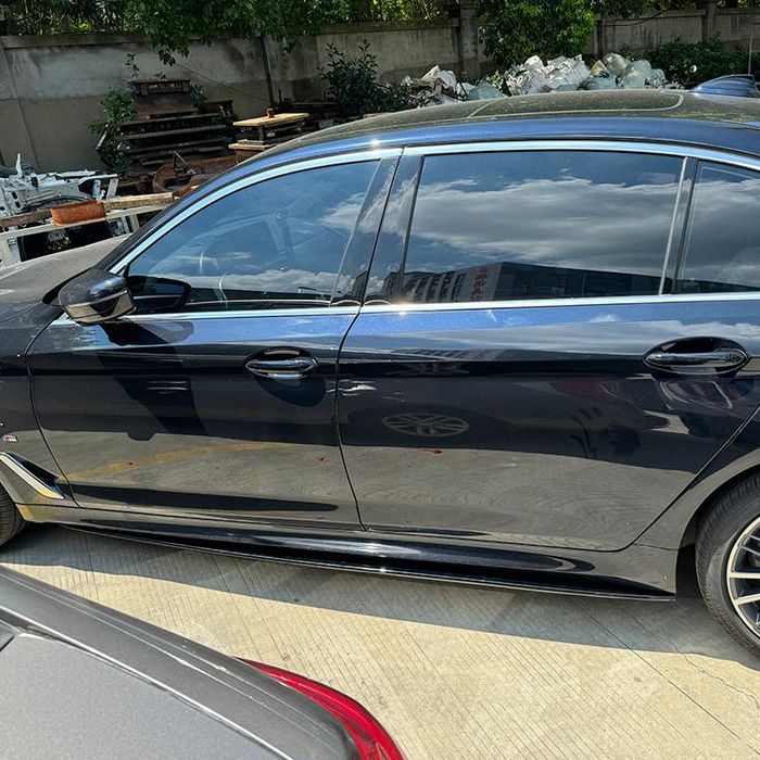 Prelungire praguri M-Tech BMW seria 5 G30 G31(2018-2023) negru lucios