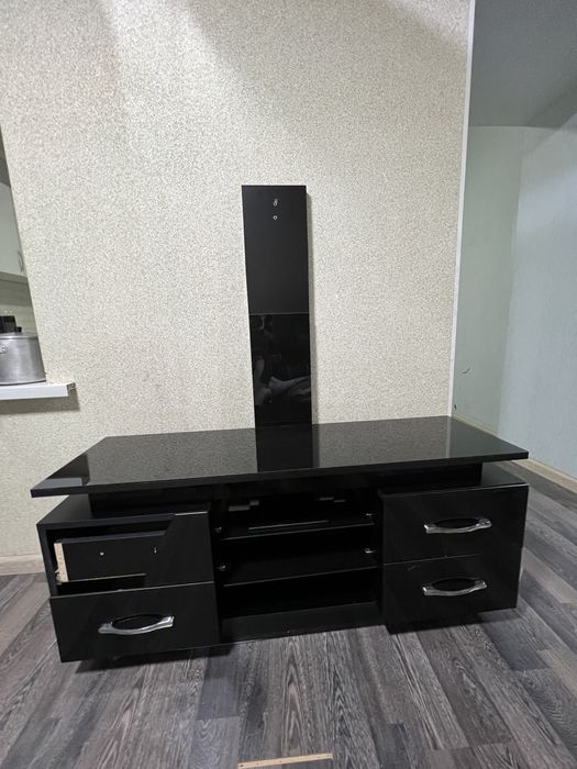 Качественный телевизор подставка