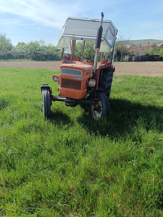 Vând tractor fiat R450