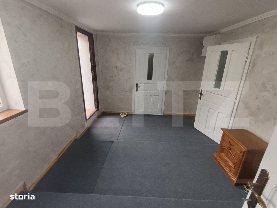 1 casa 160mp + 1 casa 110mp + garaj, pe teren 9ari, zona centrala