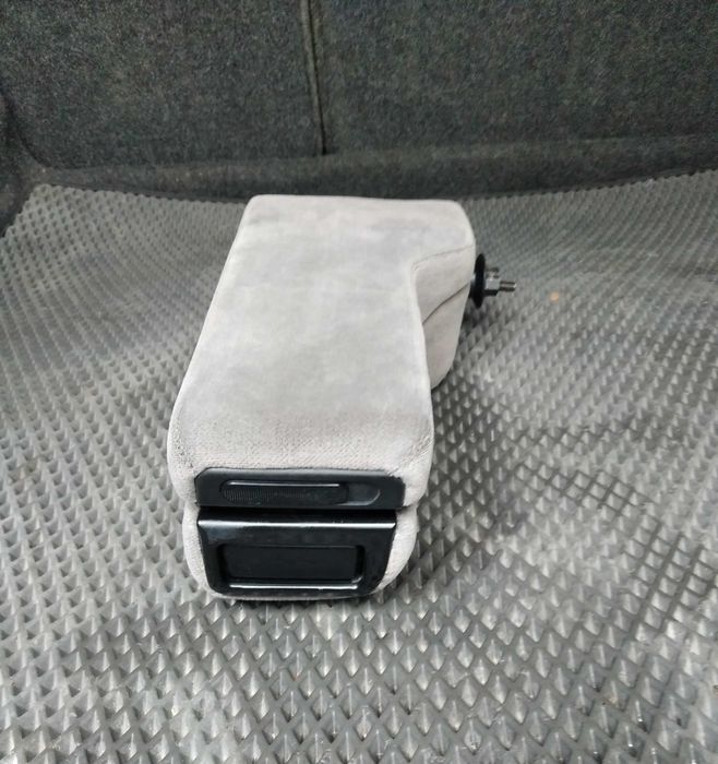 подлокотник AUDI 100 C4 A6