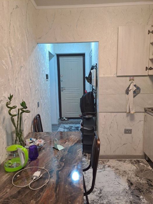 Чирчик Новоий сентр 1х сотилад 27.000$ Бош толов ва паспорт бн Ипотека