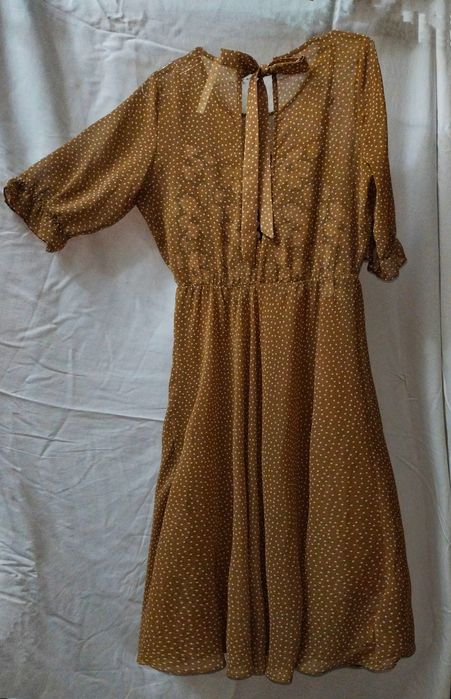 Платье в горошек, лёгкое и удобное.