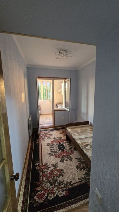 Аренда Юнусабад Двух ком квартира переделана в трех ком