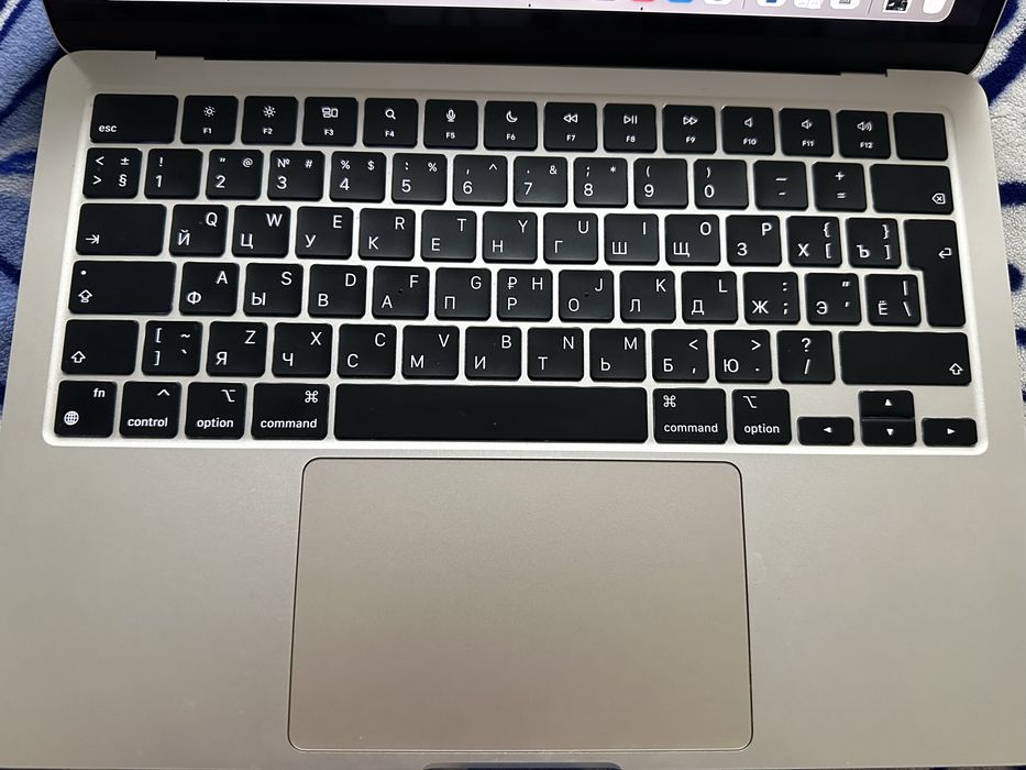 MacBook Air 14,2 M2 2022