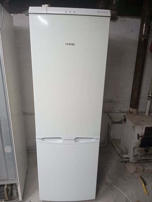 Продам холодильник