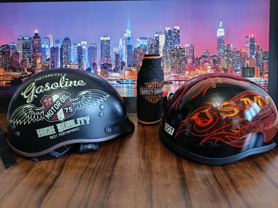 Два шлема+чехол на бутылку от Harley Davidson