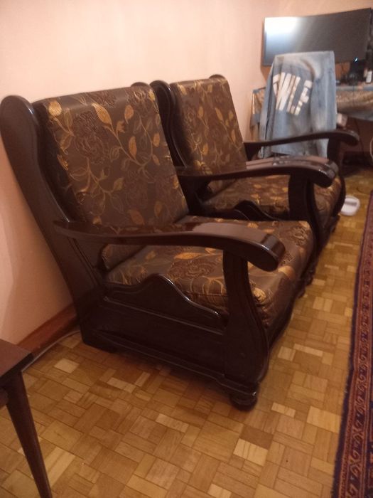 Продаю Диван + 2 кресла