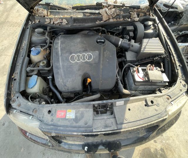 Far stanga Audi A3 2001 1.6 MT (102 hp)